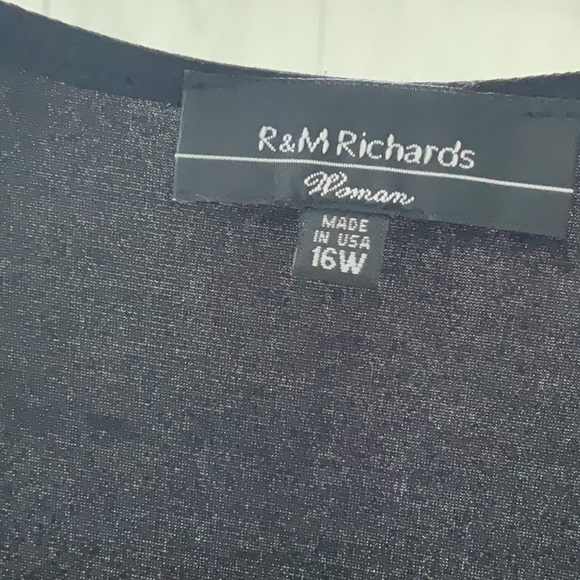 ❌💛R&M Richards Black 16W draped front💛❌ - Picture 3 of 4